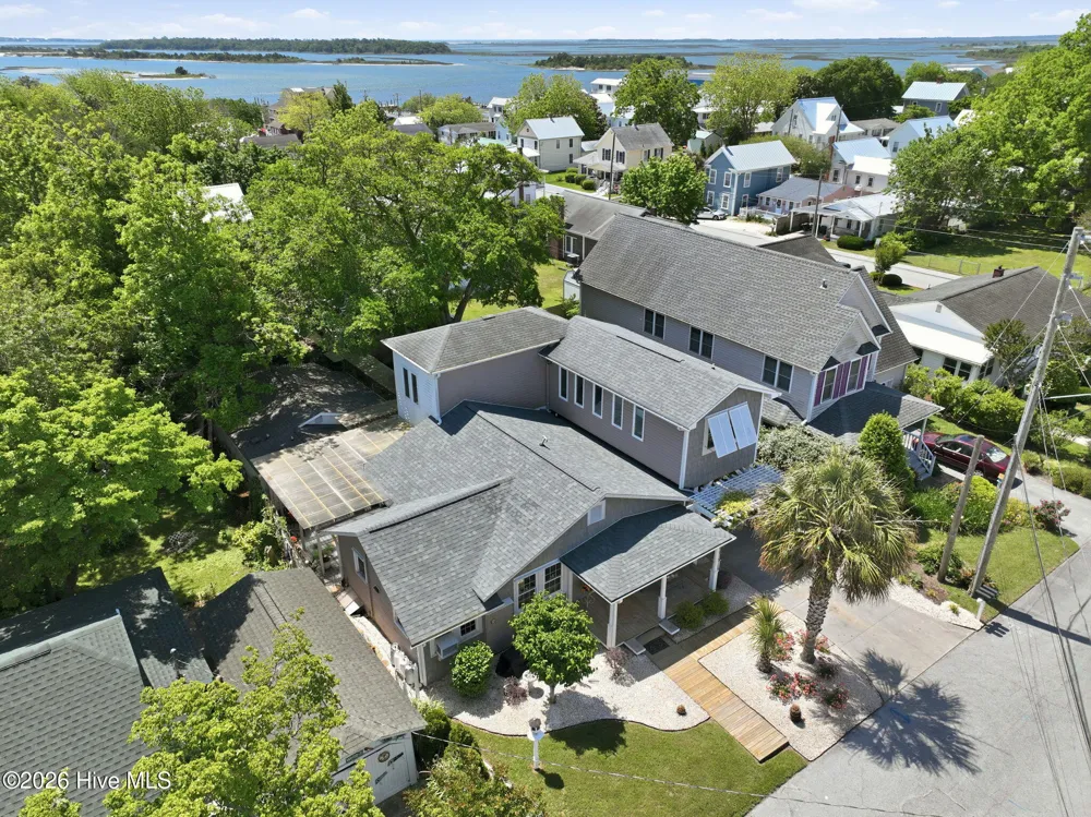 105 S Webb Street Swansboro, NC 28584