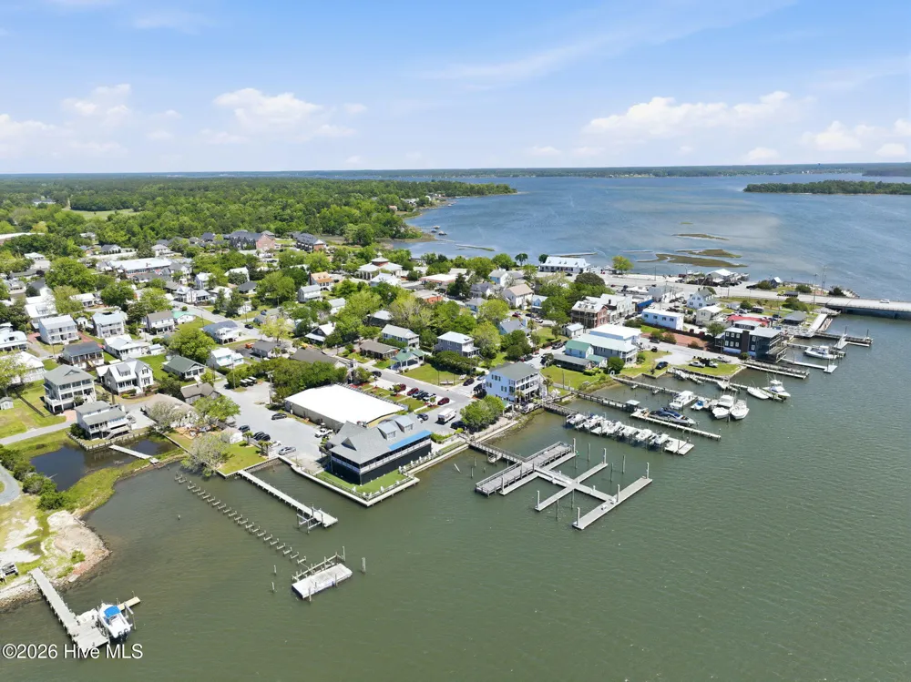 105 S Webb Street Swansboro, NC 28584
