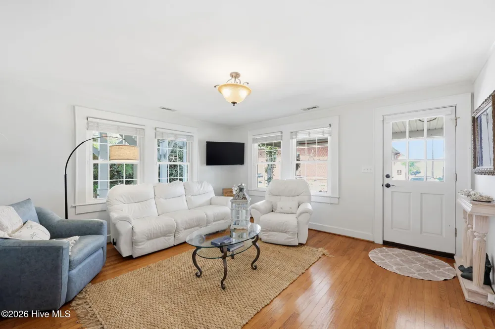 105 S Webb Street Swansboro, NC 28584