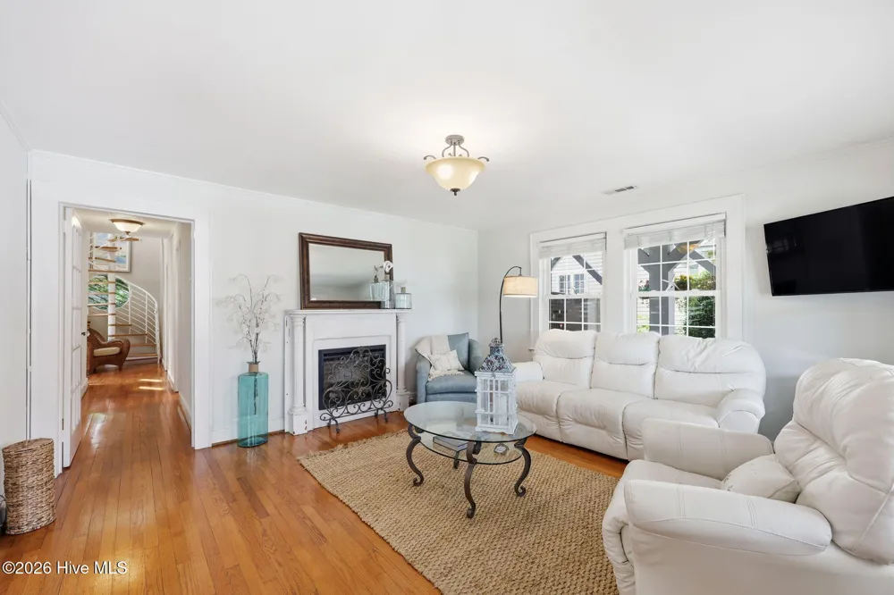 105 S Webb Street Swansboro, NC 28584