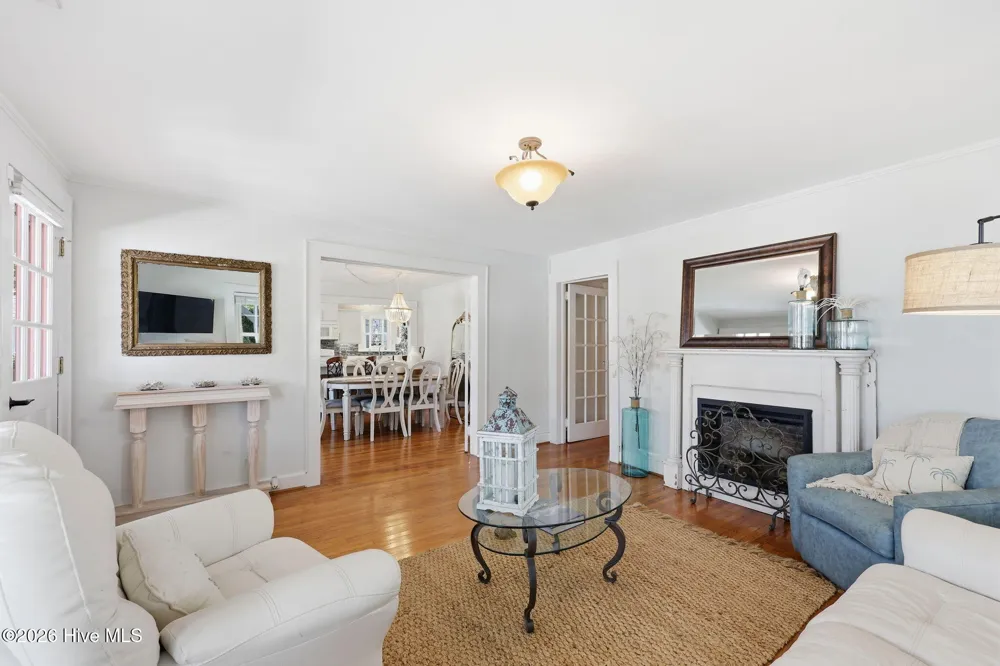 105 S Webb Street Swansboro, NC 28584