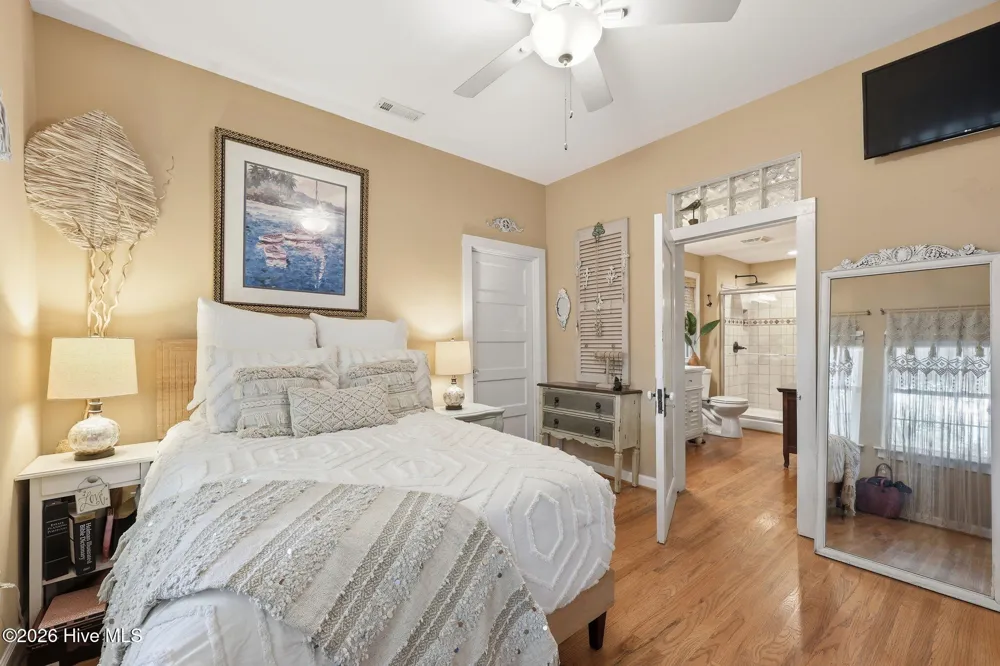 105 S Webb Street Swansboro, NC 28584