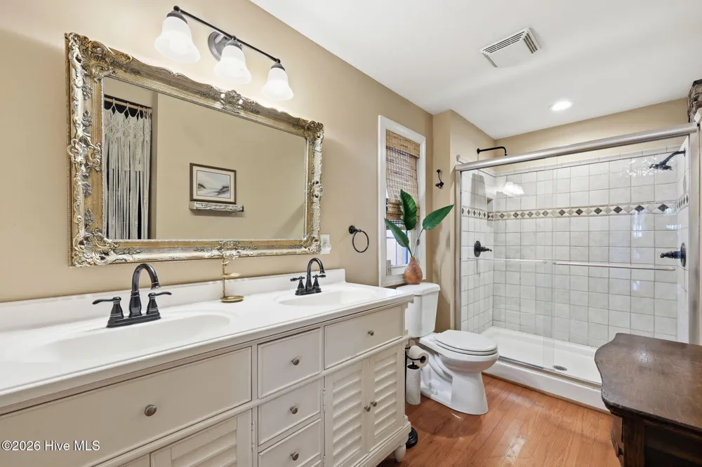 105 S Webb Street Swansboro, NC 28584