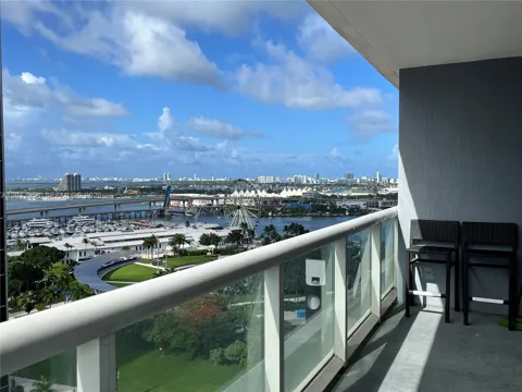 50 Biscayne Blvd #1801