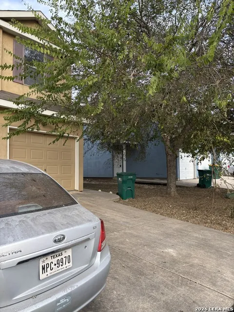 10614 Mathom Universal City, TX 78148