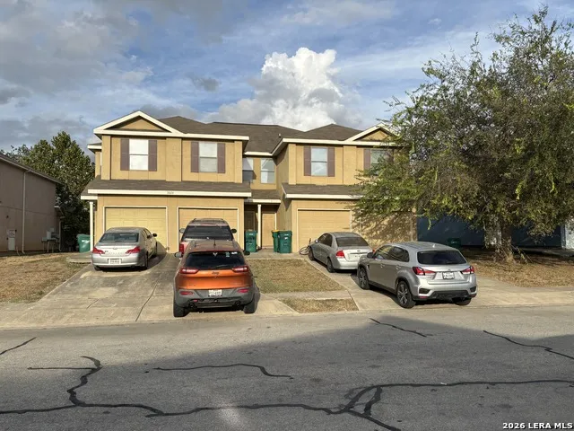 10614 Mathom Universal City, TX 78148