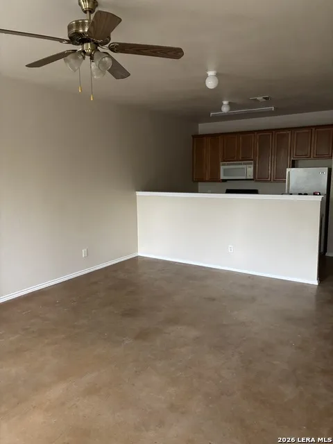 10614 Mathom Universal City, TX 78148