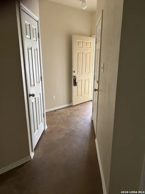 10614 Mathom Universal City, TX 78148