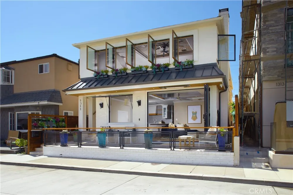 1311 W Bay Avenue Newport Beach, CA 92661