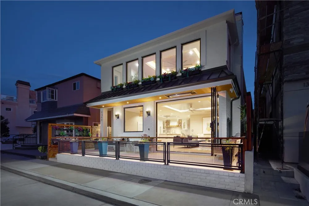 1311 W Bay Avenue Newport Beach, CA 92661