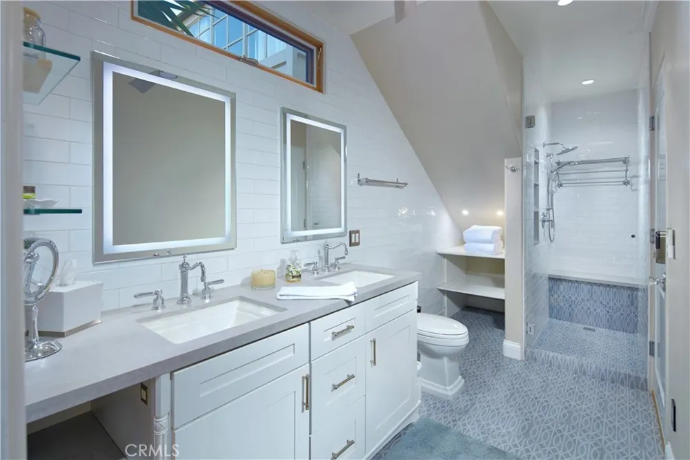 1311 W Bay Avenue Newport Beach, CA 92661