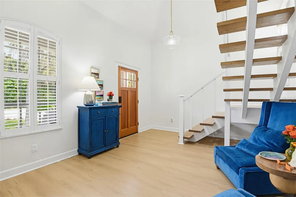 915 MAPLE STREET New Smyrna Beach, FL 32169