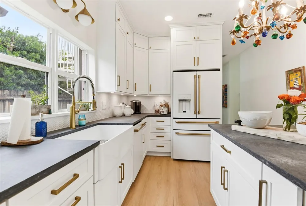915 MAPLE STREET New Smyrna Beach, FL 32169