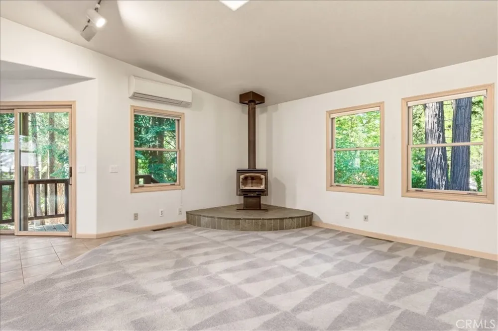 306 Gaudenzio Mount Shasta, CA 96067