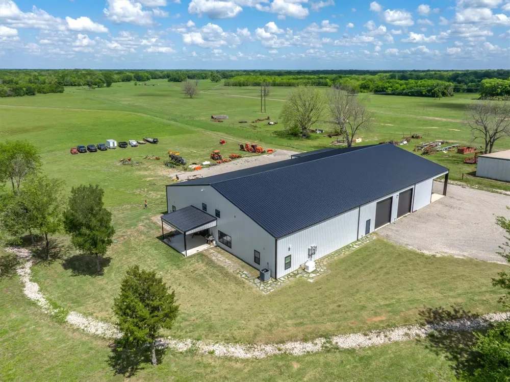 1189 Vz County Road 3702 Wills Point, TX 75169