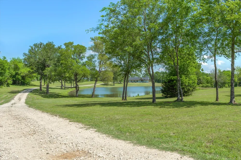 1189 Vz County Road 3702 Wills Point, TX 75169