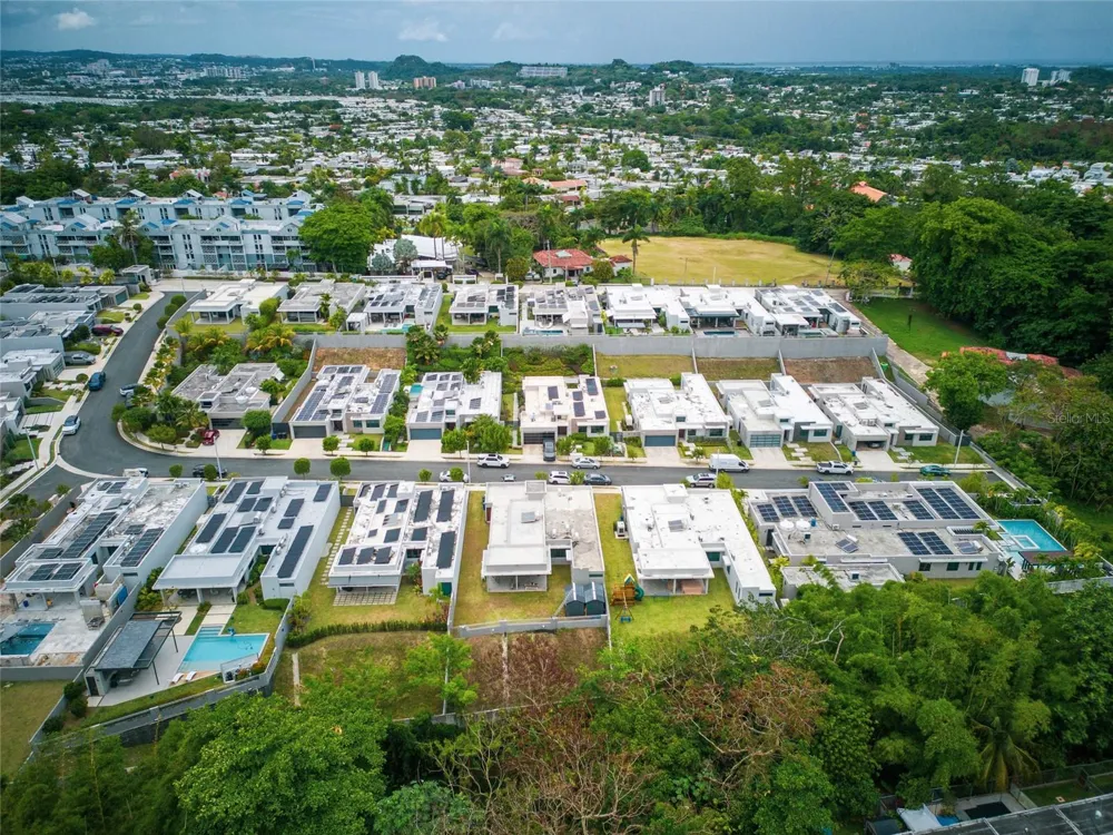 Urb Las Casonas ARANDA Guaynabo, PR 00966