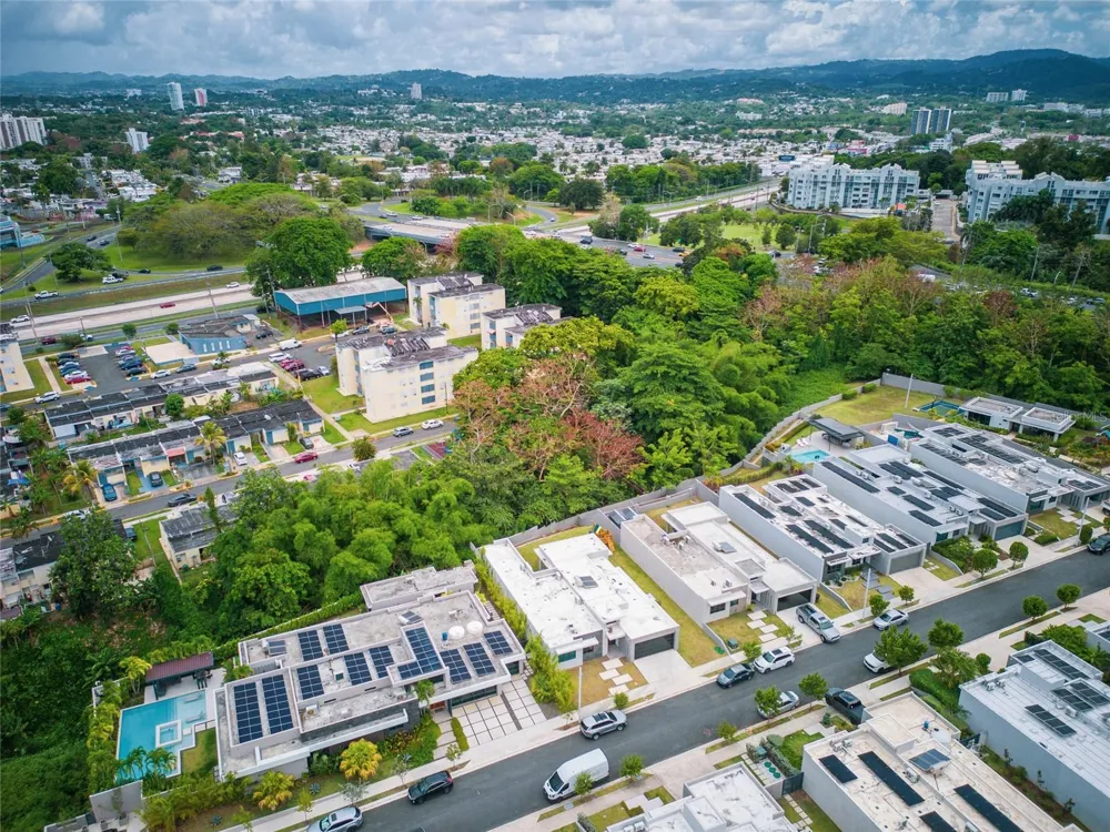 Urb Las Casonas ARANDA Guaynabo, PR 00966