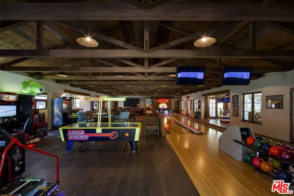 16401 Calle Feliz Rancho Santa Fe, CA 92067