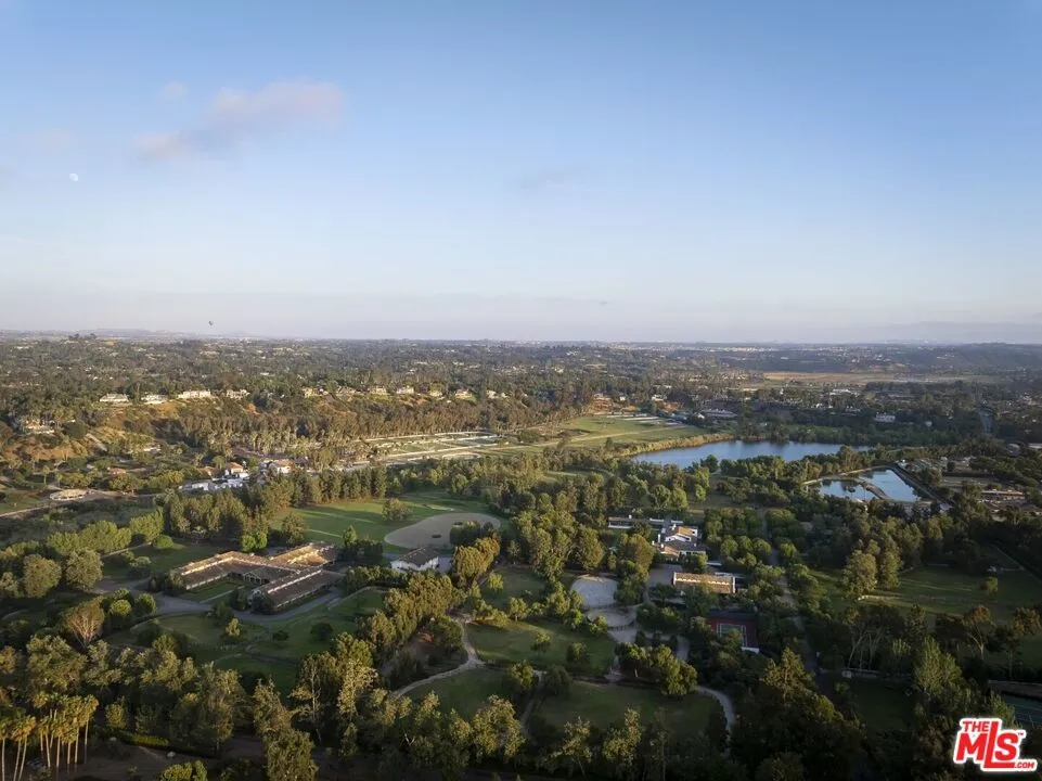 16401 Calle Feliz Rancho Santa Fe, CA 92067