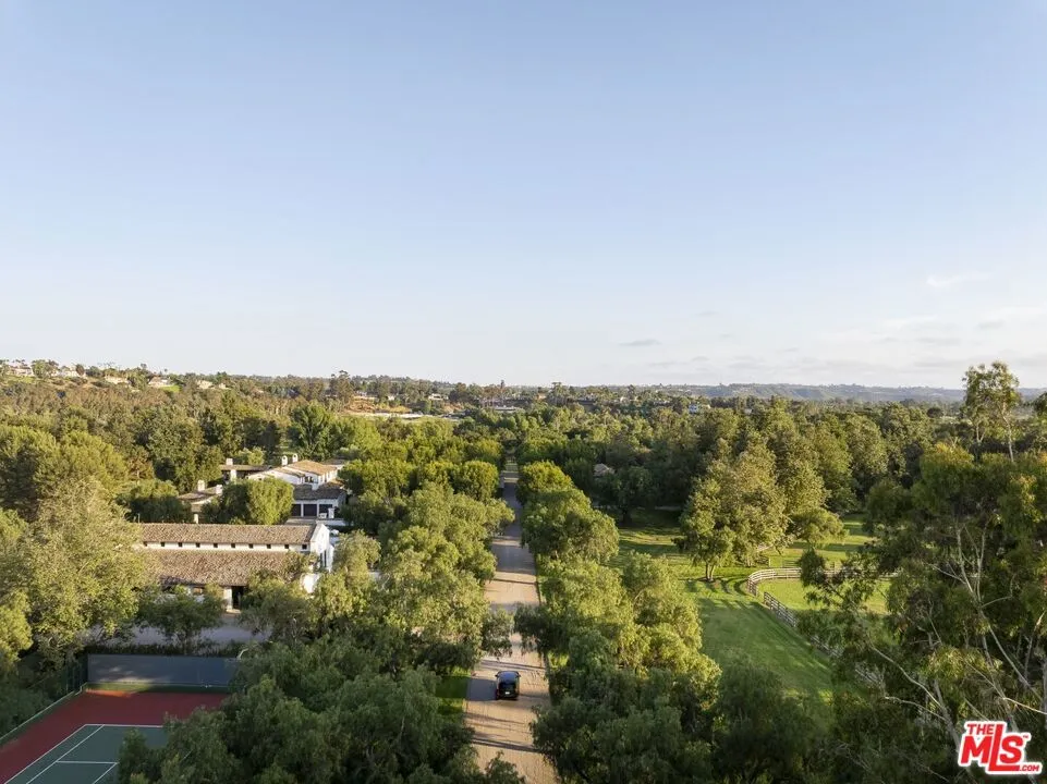 16401 Calle Feliz Rancho Santa Fe, CA 92067