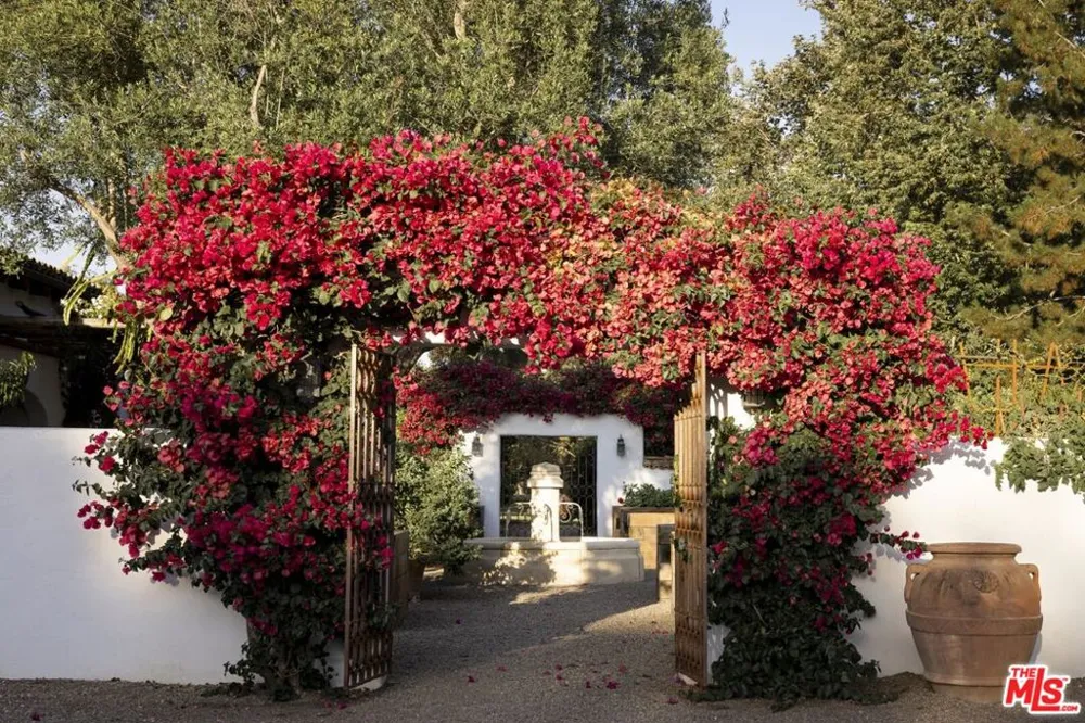 16401 Calle Feliz Rancho Santa Fe, CA 92067