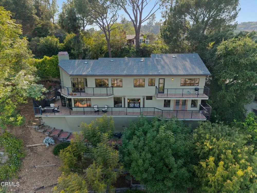 988 Glen Oaks Boulevard Pasadena, CA 91105