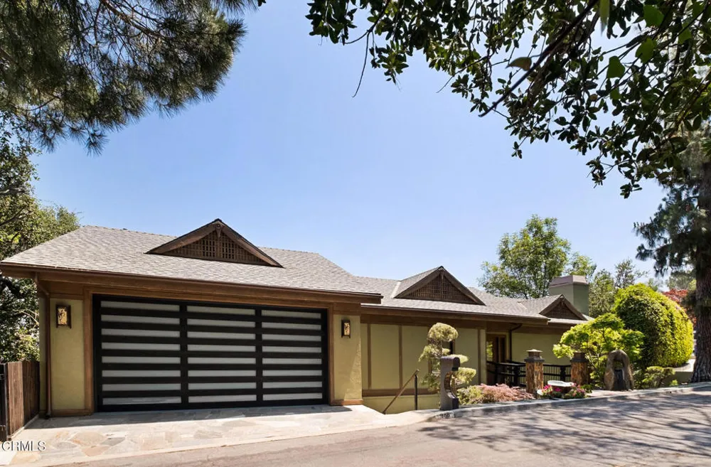 988 Glen Oaks Boulevard Pasadena, CA 91105