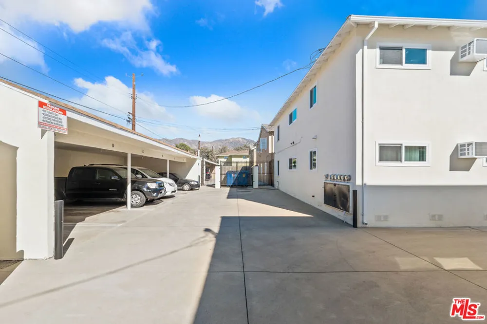 183 W Elmwood Avenue #D Burbank, CA 91502