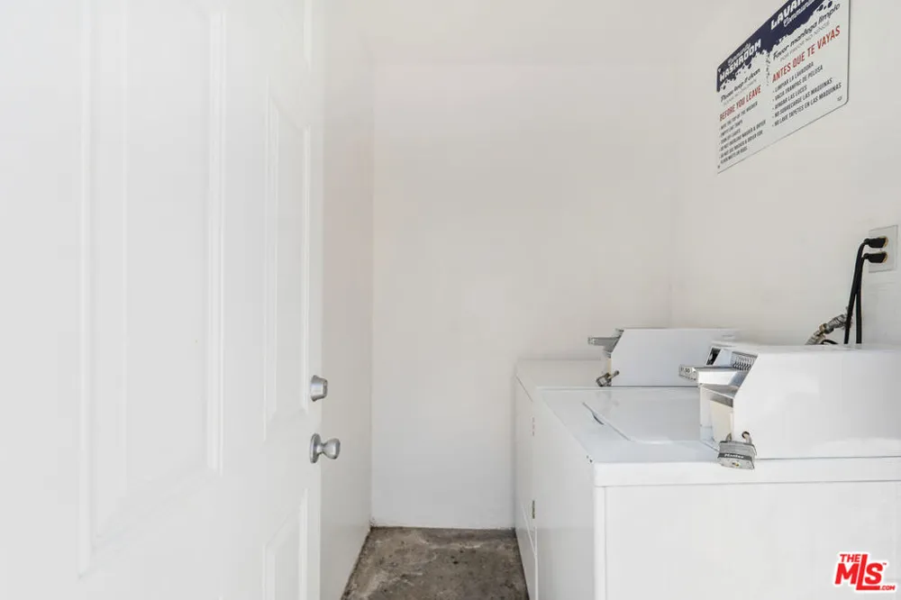 183 W Elmwood Avenue #D Burbank, CA 91502