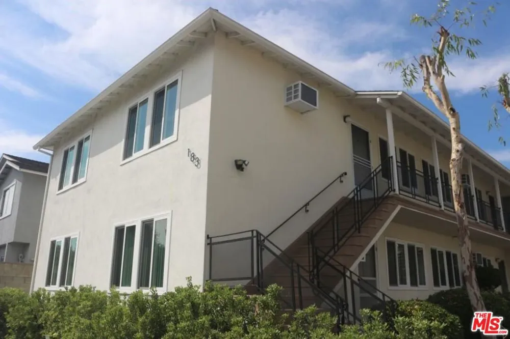 183 W Elmwood Avenue #D Burbank, CA 91502