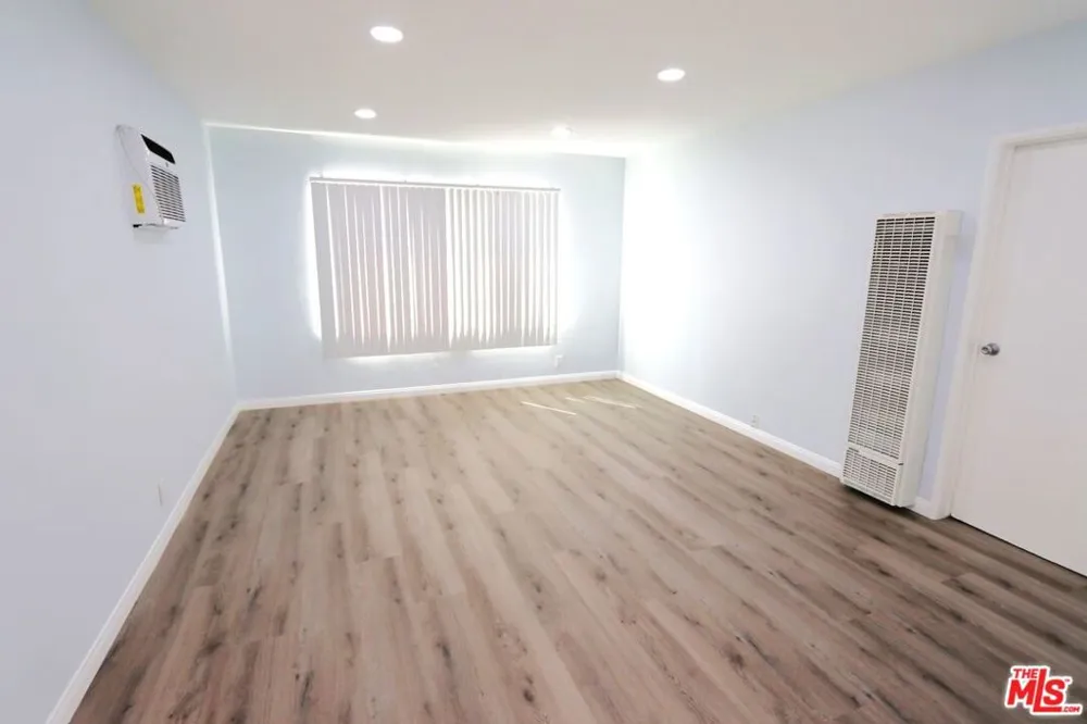 183 W Elmwood Avenue #D Burbank, CA 91502