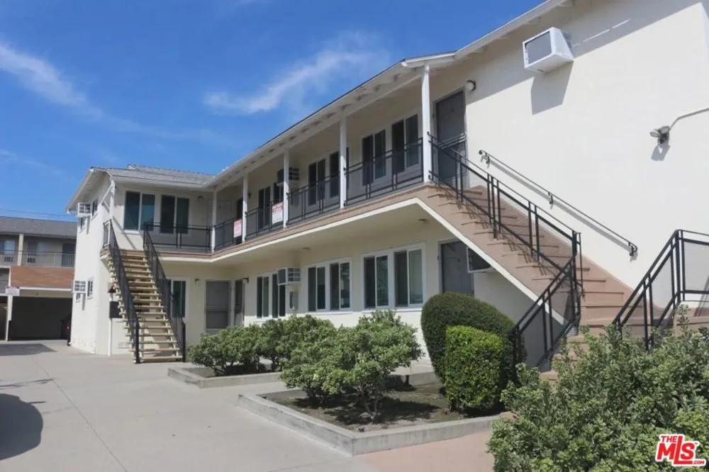 183 W Elmwood Avenue #D Burbank, CA 91502