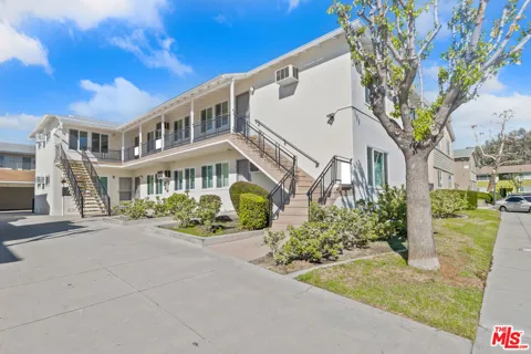 183 W Elmwood Avenue #D