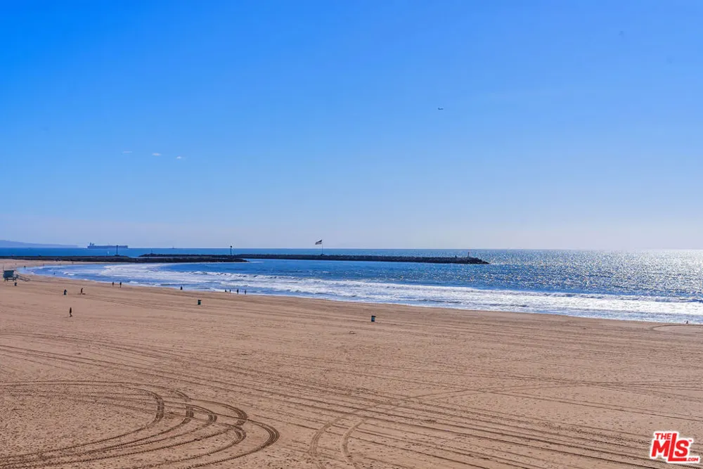 4 Jib Street #13 Marina del Rey, CA 90292