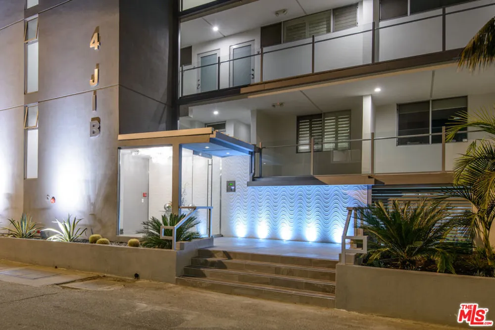 4 Jib Street #13 Marina del Rey, CA 90292