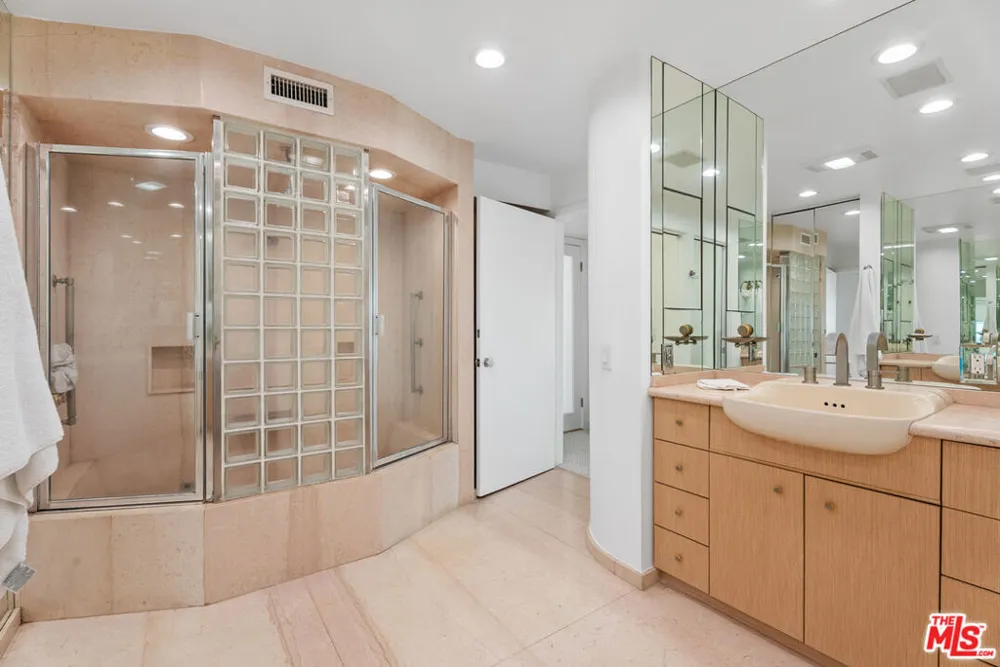4 Jib Street #13 Marina del Rey, CA 90292