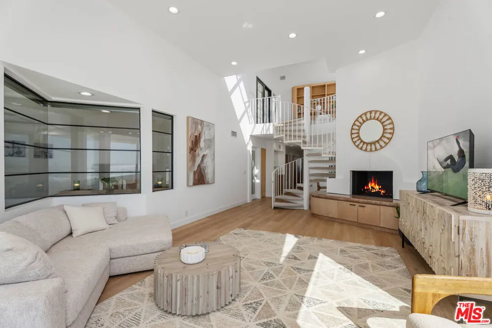 4 Jib Street #13 Marina del Rey, CA 90292