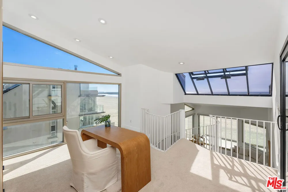 4 Jib Street #13 Marina del Rey, CA 90292