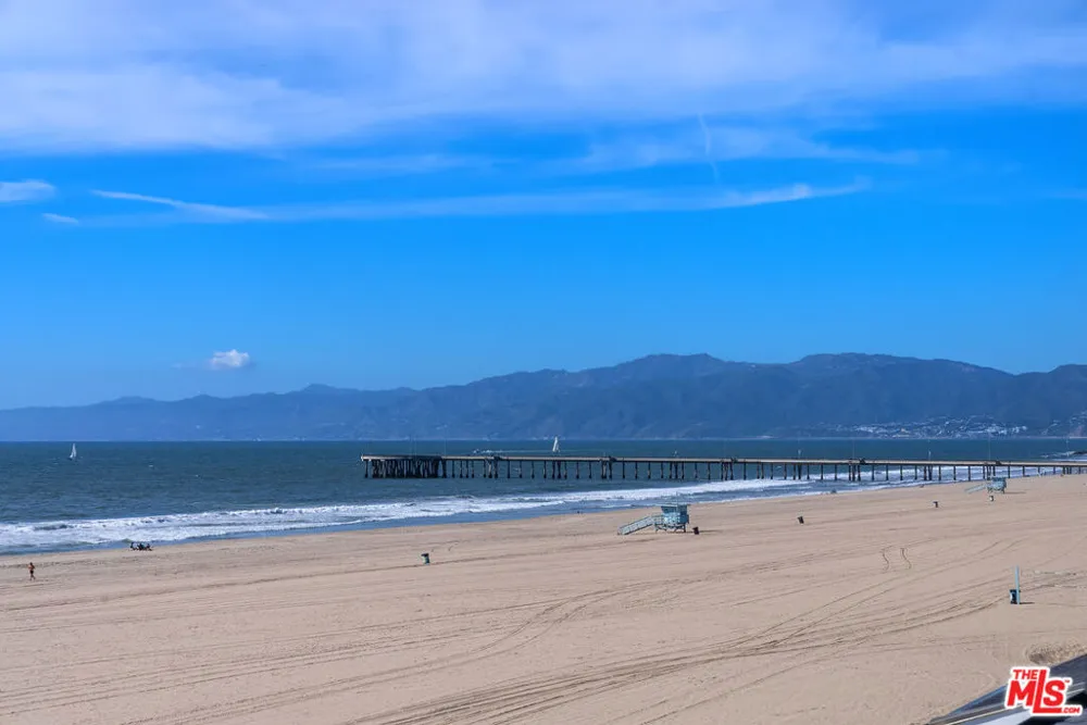 4 Jib Street #13 Marina del Rey, CA 90292
