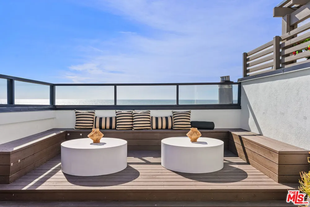 4 Jib Street #13 Marina del Rey, CA 90292