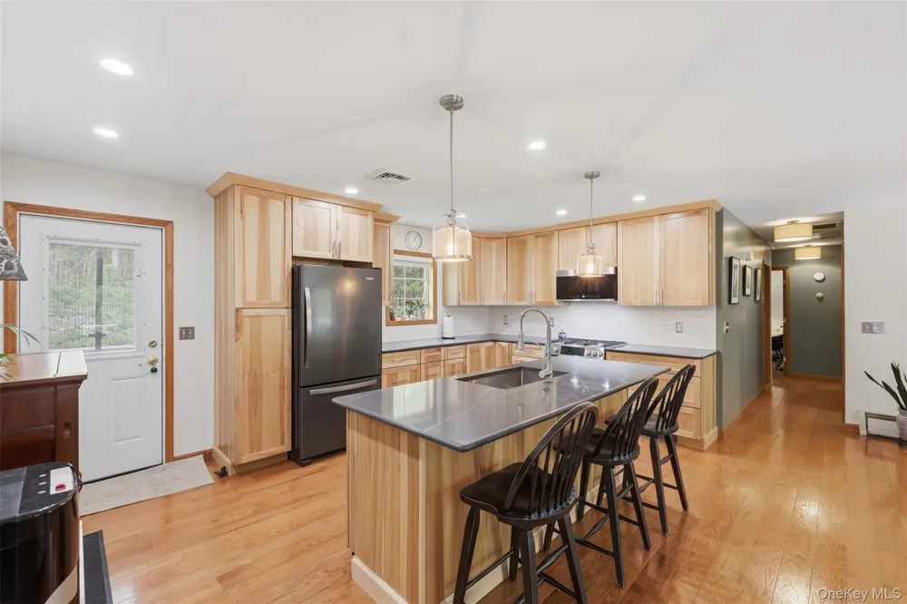 128 Sawmill Road Red Hook, NY 12571