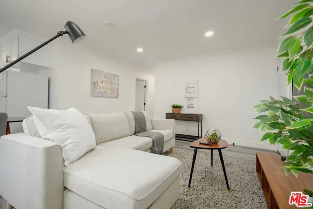 2417 S Budlong Avenue #3 Los Angeles, CA 90007
