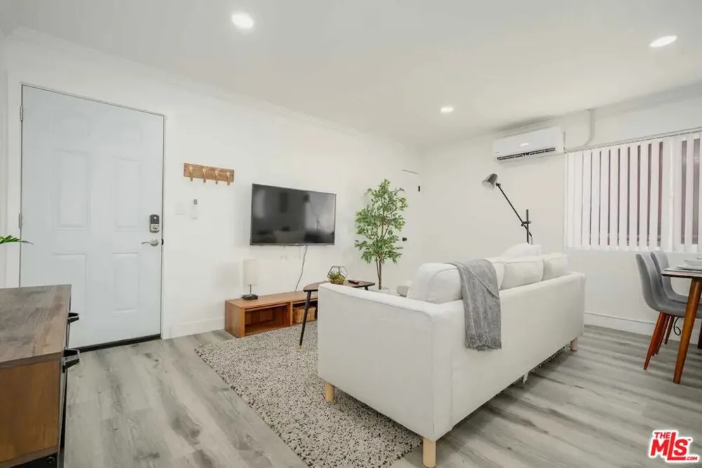 2417 S Budlong Avenue #3 Los Angeles, CA 90007