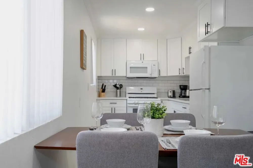 2417 S Budlong Avenue #3 Los Angeles, CA 90007