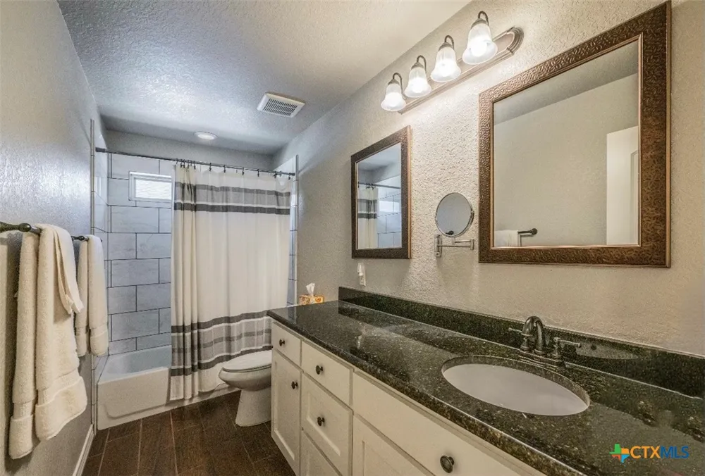 1421 Cottonwood Road Fischer, TX 78623