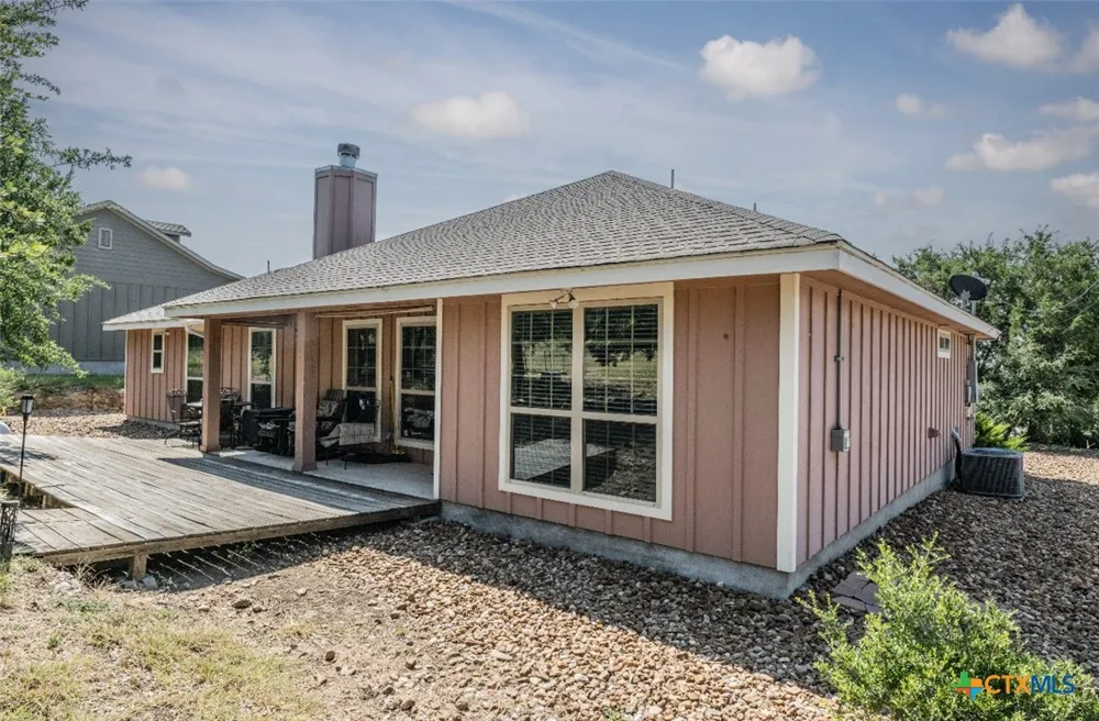1421 Cottonwood Road Fischer, TX 78623