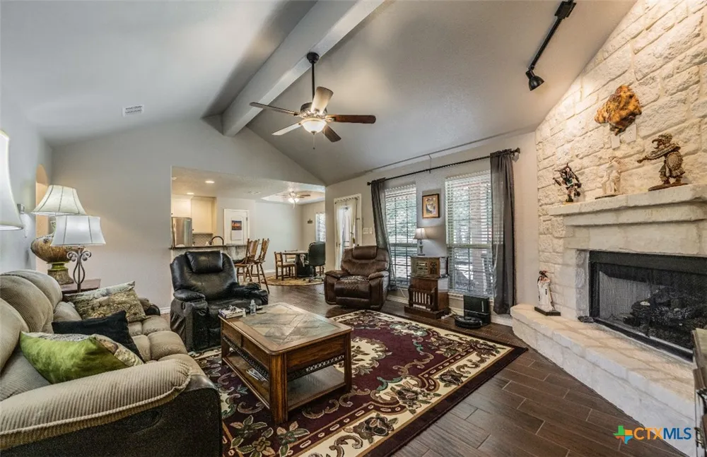 1421 Cottonwood Road Fischer, TX 78623