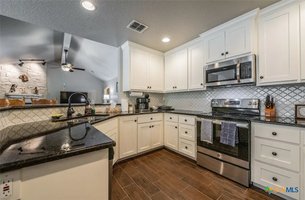 1421 Cottonwood Road Fischer, TX 78623