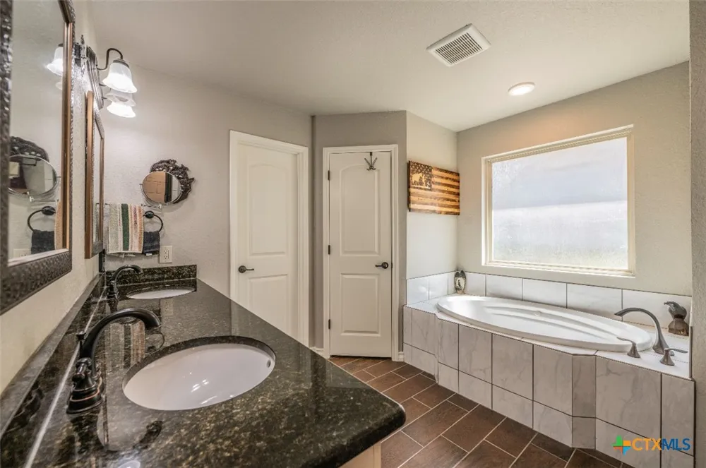 1421 Cottonwood Road Fischer, TX 78623